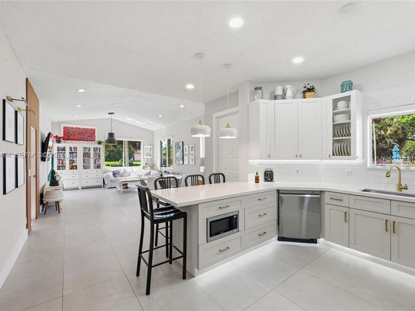 1166 SW 158th Way, Unit 4-6, Pembroke Pines, FL 33027