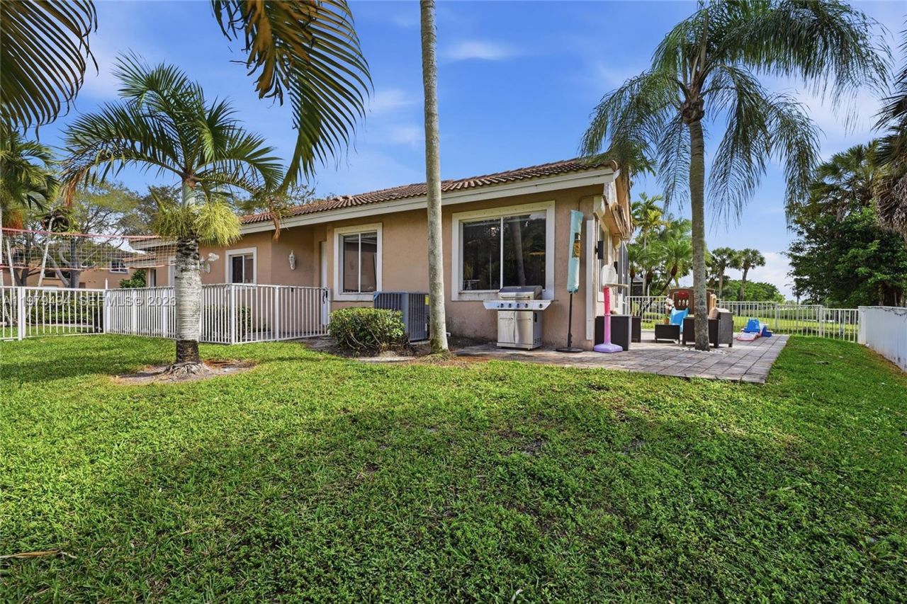 1166 SW 158th Way, Unit 4-6, Pembroke Pines, FL 33027 Photo