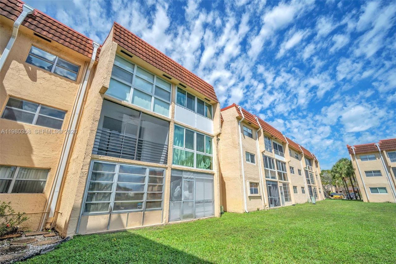 2720 N Pine Island Rd , Unit 306, Sunrise, FL 33322 Photo