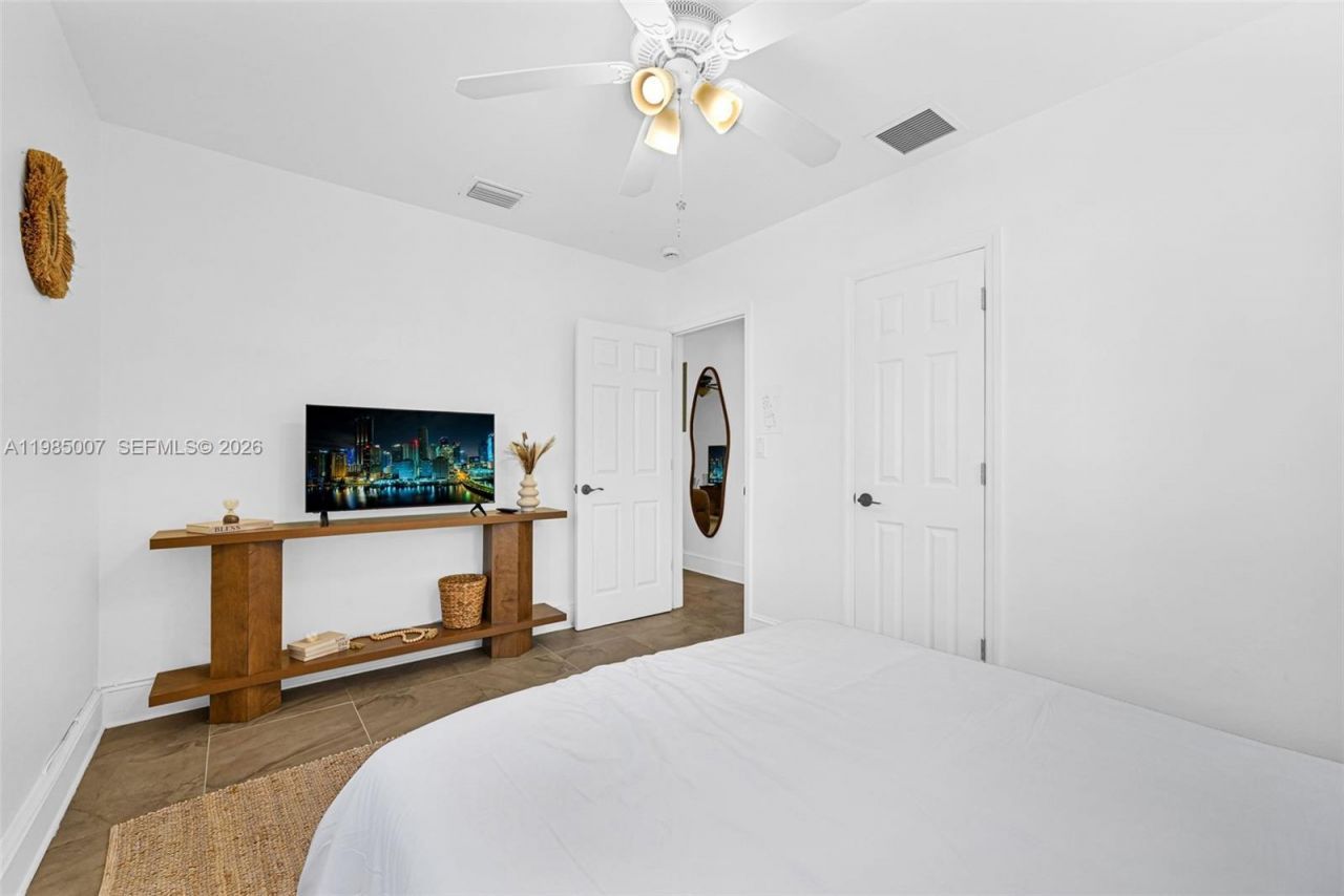 1328 N Andrews Ave, Fort Lauderdale, FL 33311 Photo