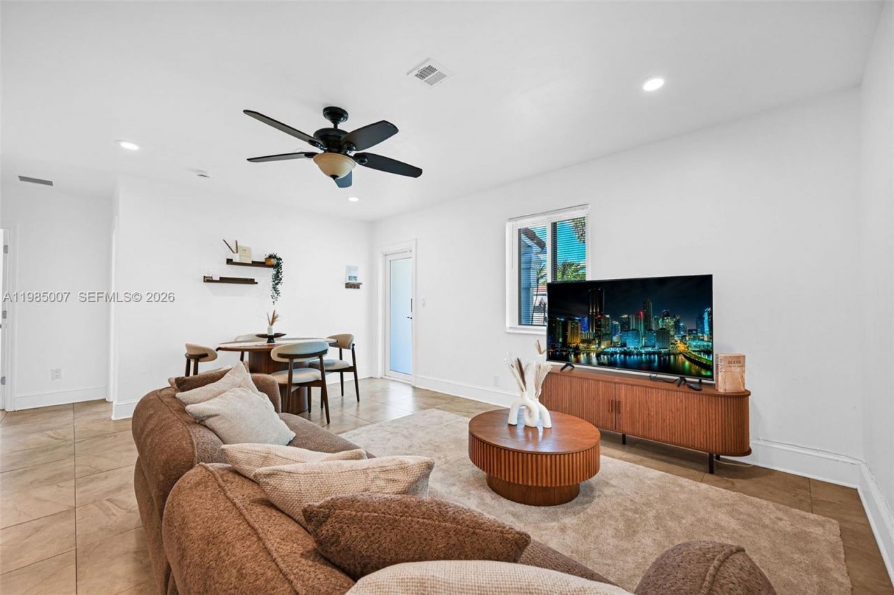 1328 N Andrews Ave, Fort Lauderdale, FL 33311 Photo