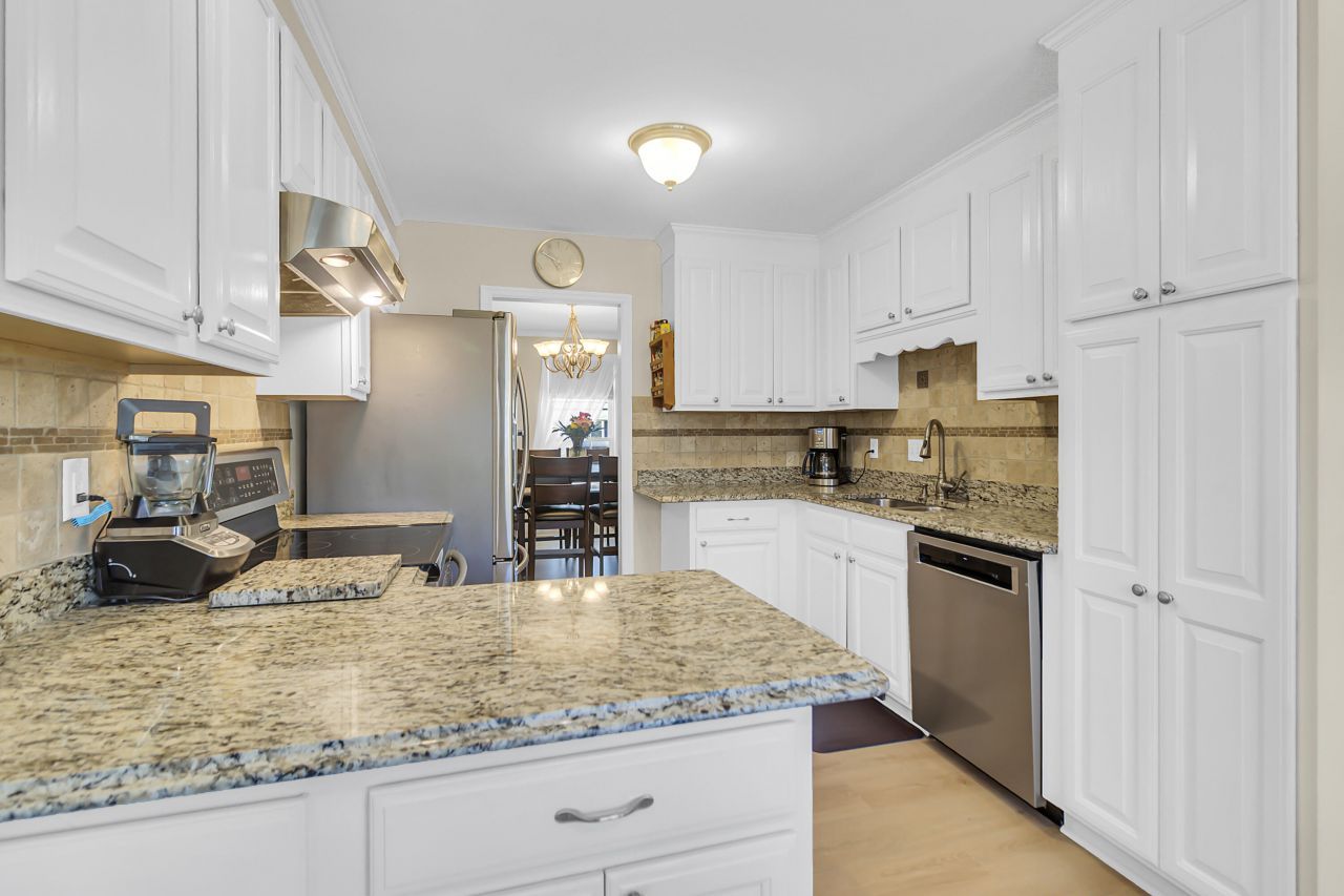 10 Hunters Forest Drive Photo 11