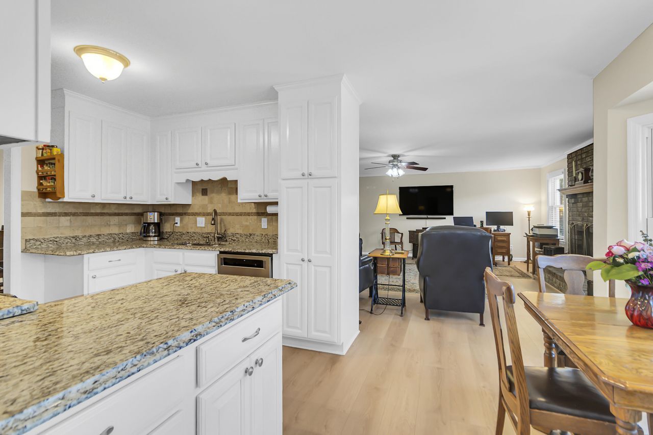 10 Hunters Forest Drive Photo 13