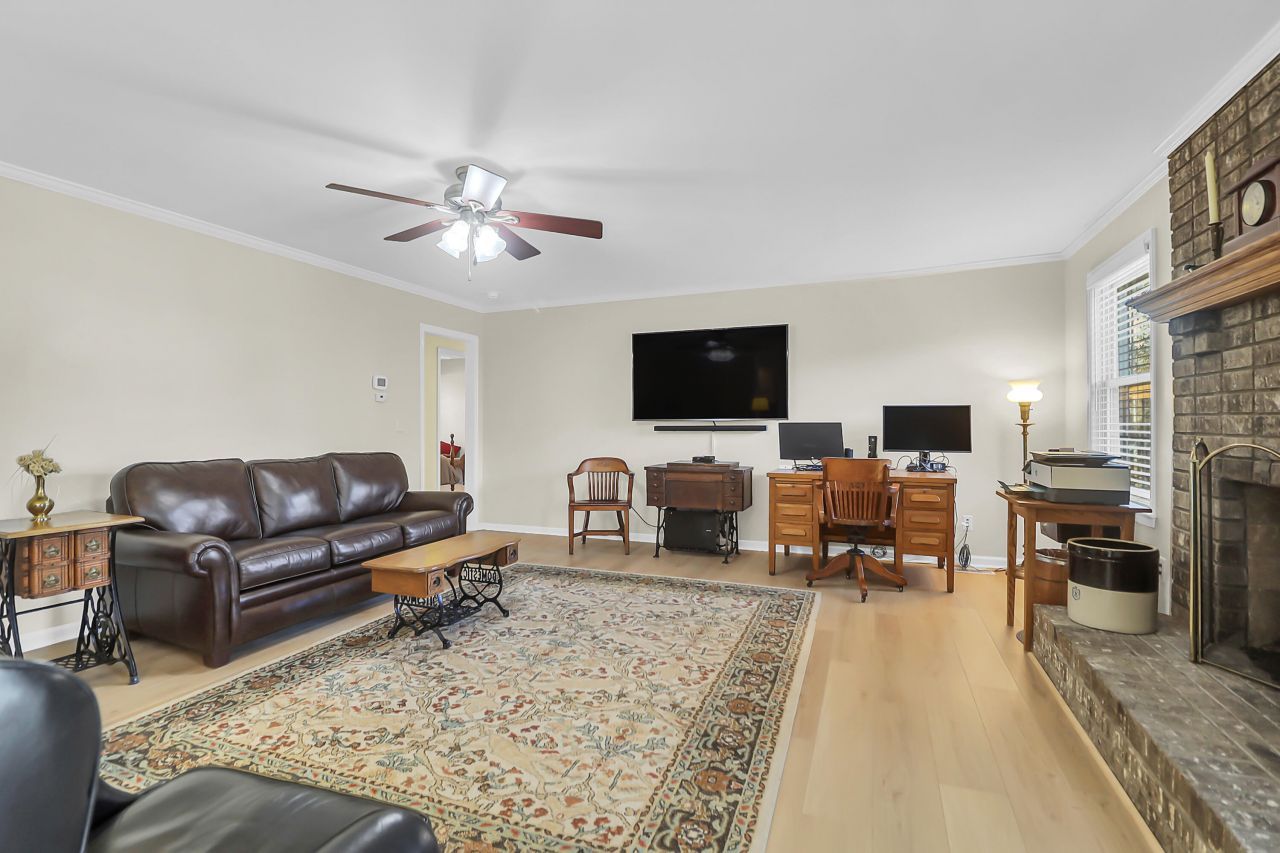 10 Hunters Forest Drive Photo 16