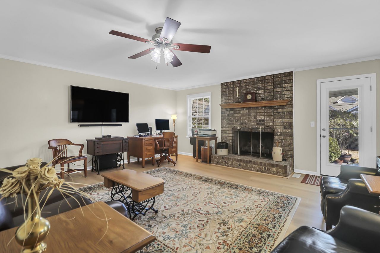 10 Hunters Forest Drive Photo 17