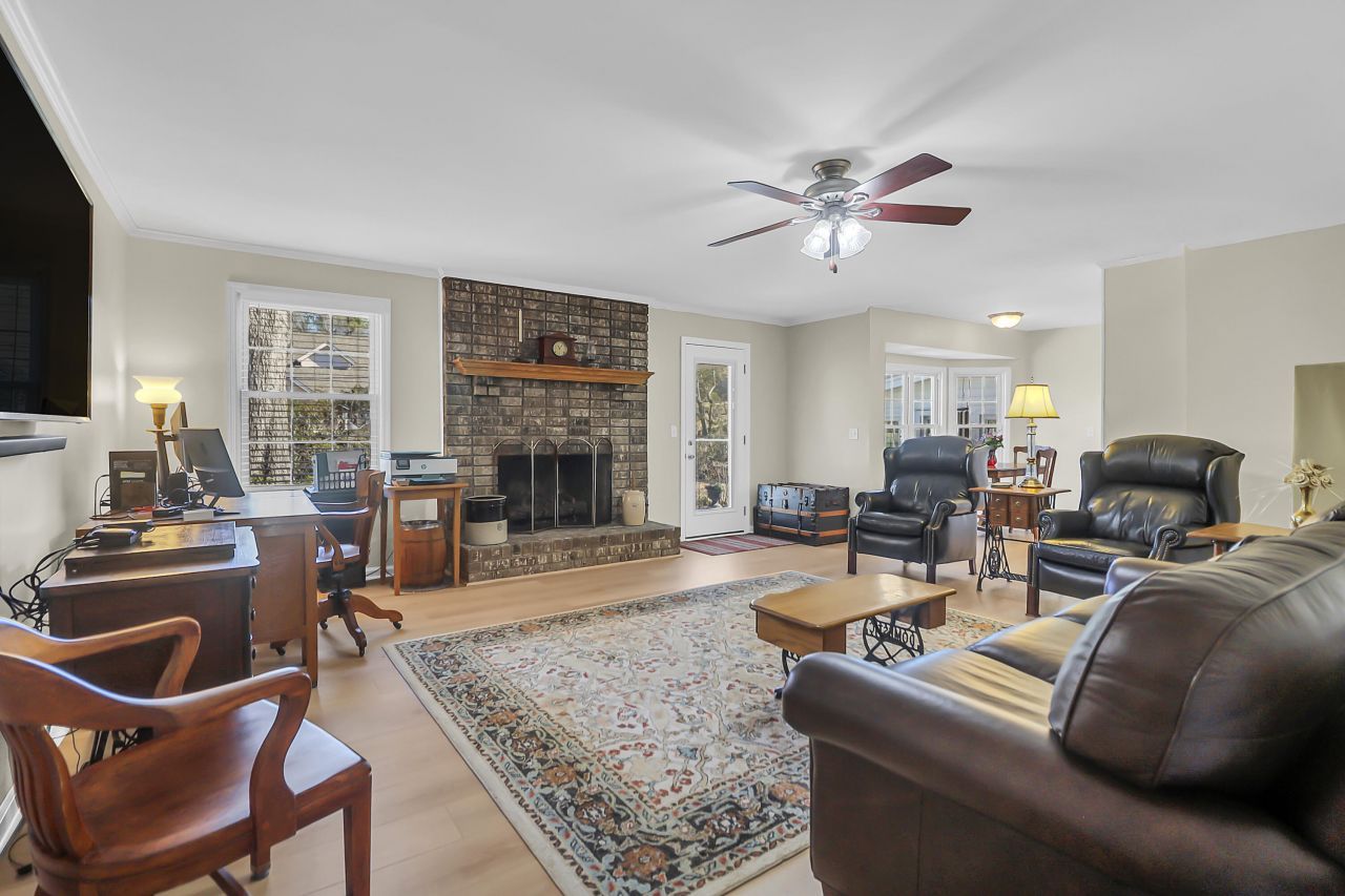 10 Hunters Forest Drive Photo 18