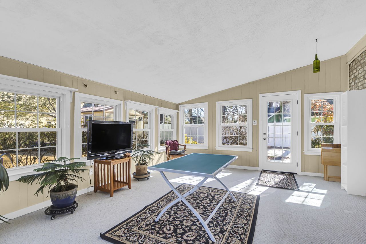 10 Hunters Forest Drive Photo 22