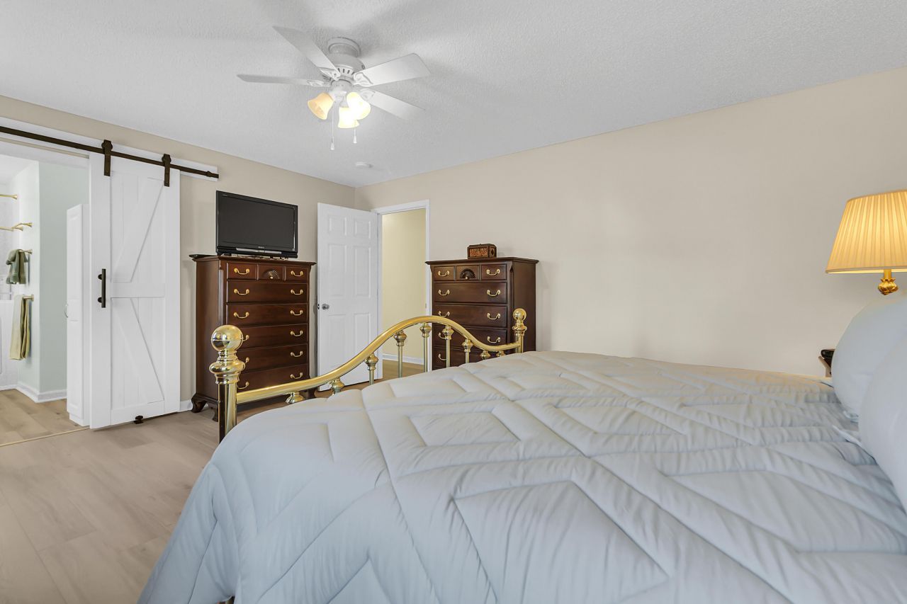 10 Hunters Forest Drive Photo 31