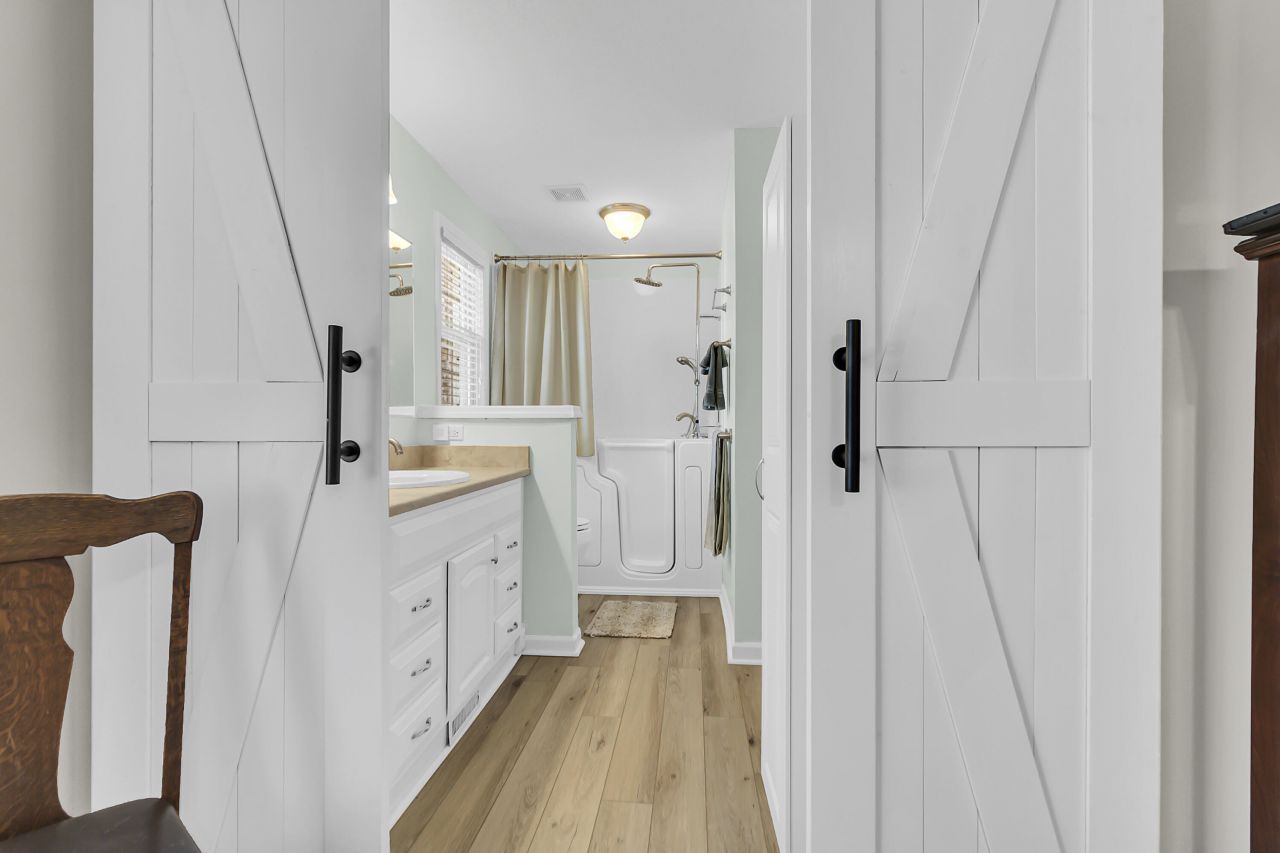 10 Hunters Forest Drive Photo 32