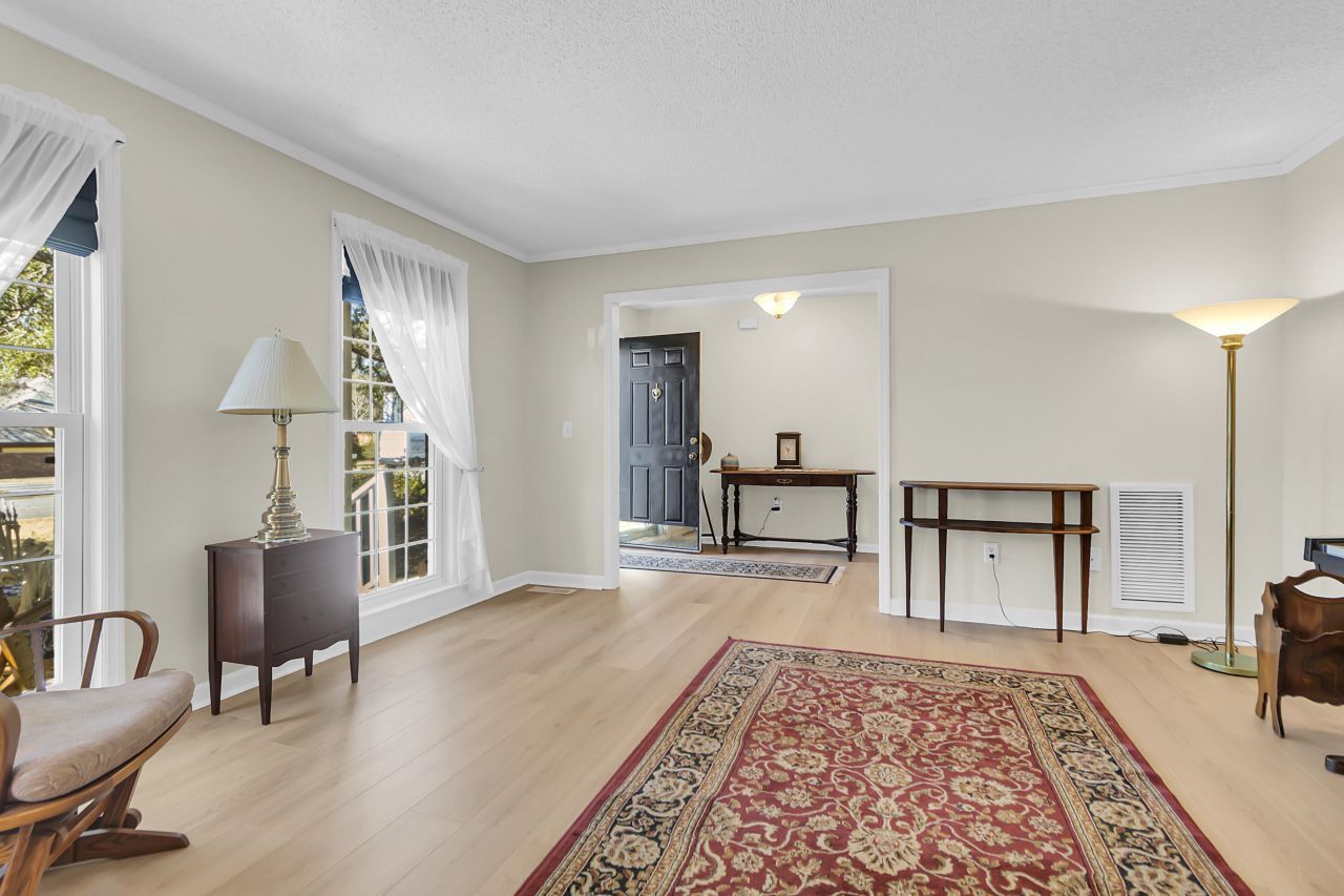 10 Hunters Forest Drive Photo 5