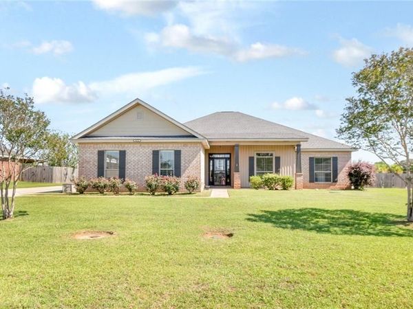 9050 Labrador Trail, Theodore, AL 36582