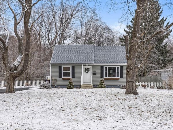 204 Heckeler Drive, Glenville, NY 12302