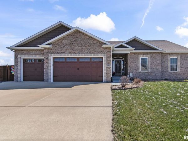 1110 Lost Tree Drive, Sherman, IL 62684