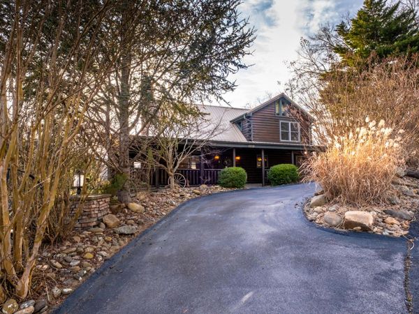 1579 Tranquility Trail, Dandridge, TN 37725