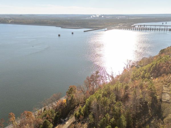 357 HIGH POINTE DR, Savannah, TN 38372