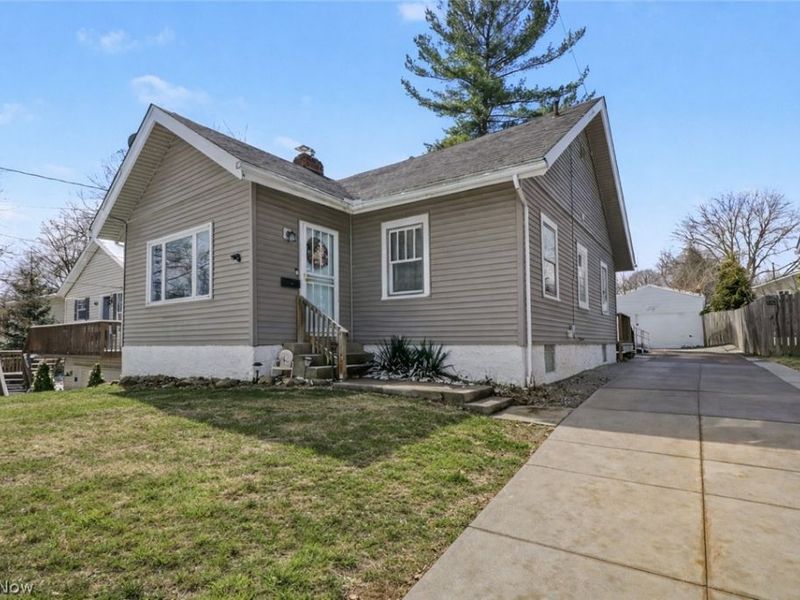 406 Moody Street, Akron, OH 44305 Photo 2