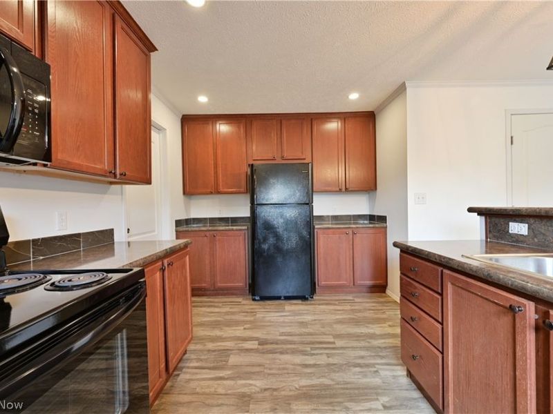 29 Carl Lane, Olmsted Township, OH 44138 Photo 10