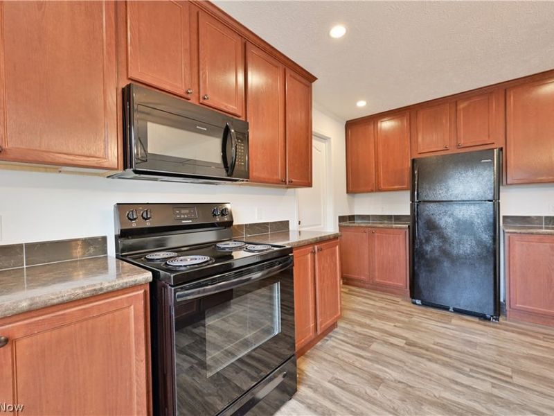 29 Carl Lane, Olmsted Township, OH 44138 Photo 11