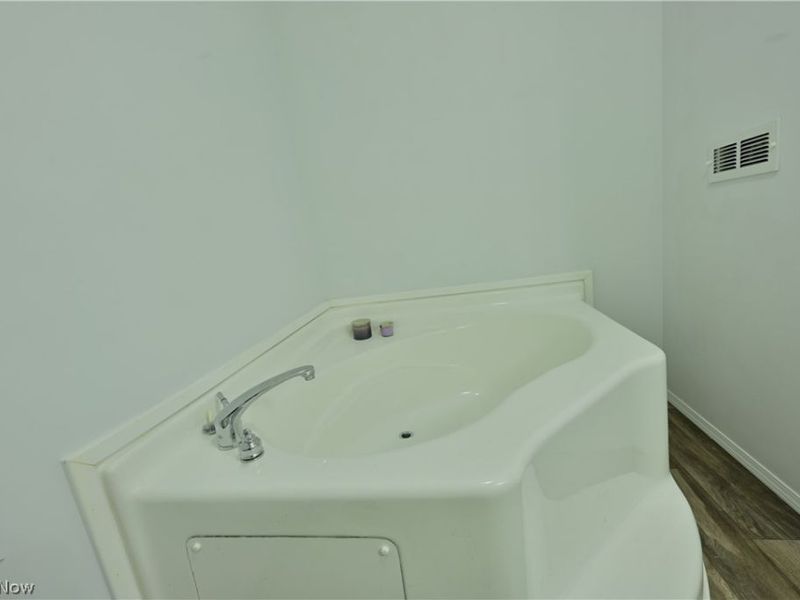 29 Carl Lane, Olmsted Township, OH 44138 Photo 16