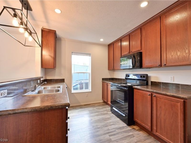 29 Carl Lane, Olmsted Township, OH 44138 Photo 7