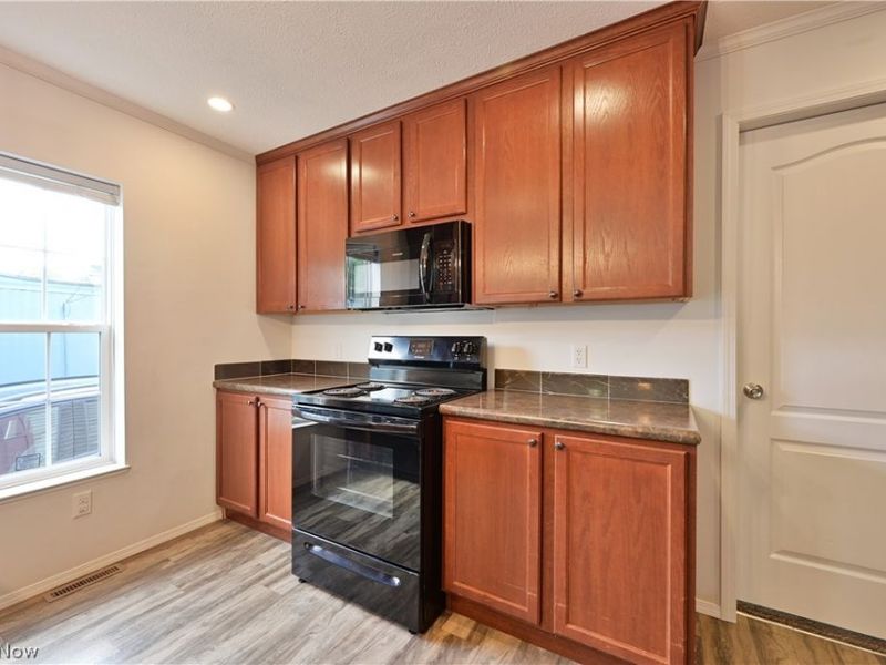 29 Carl Lane, Olmsted Township, OH 44138 Photo 8