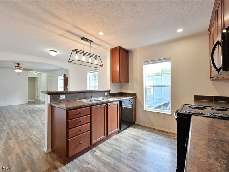 29 Carl Lane, Olmsted Township, OH 44138 Photo 9