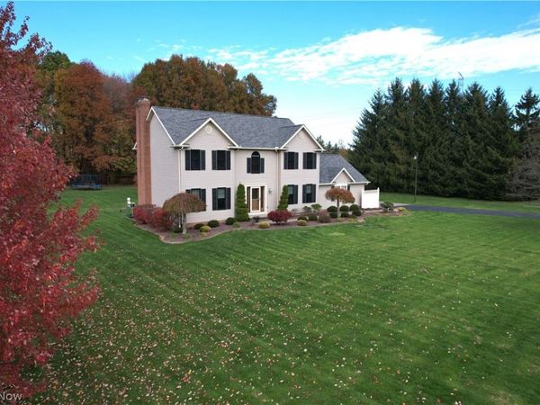 7700 Meadowood Drive , Canfield, OH 44406