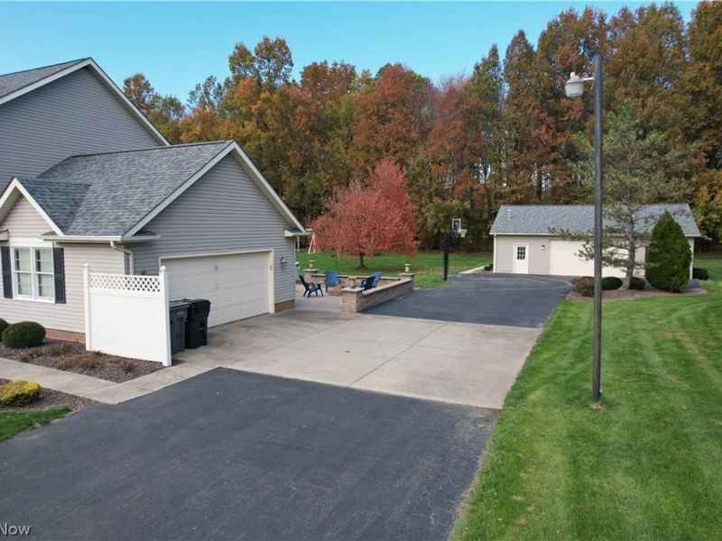 7700 Meadowood Drive, Canfield, OH 44406 Photo 6