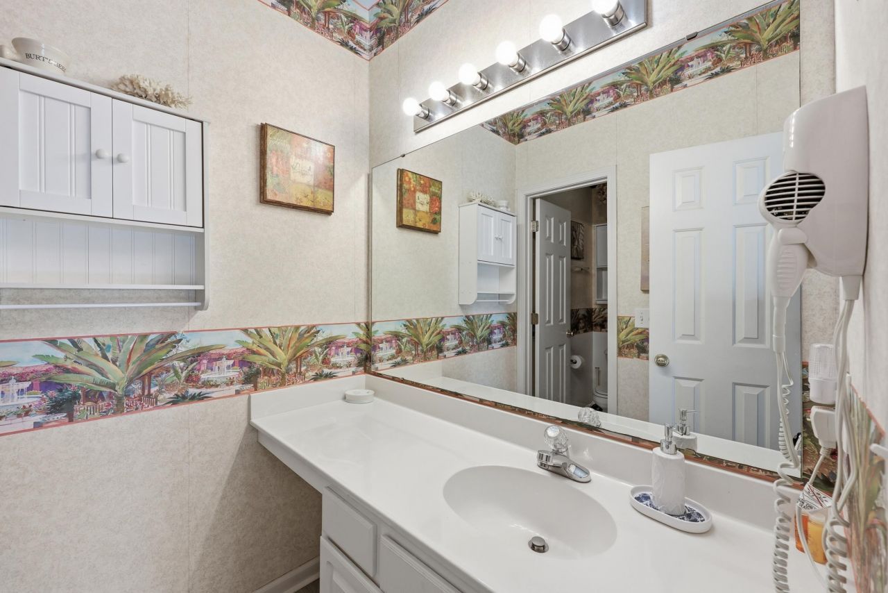 628 River Oaks Dr. Photo 17