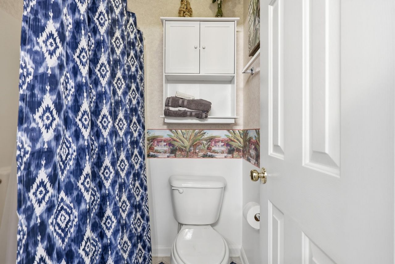 628 River Oaks Dr. Photo 18