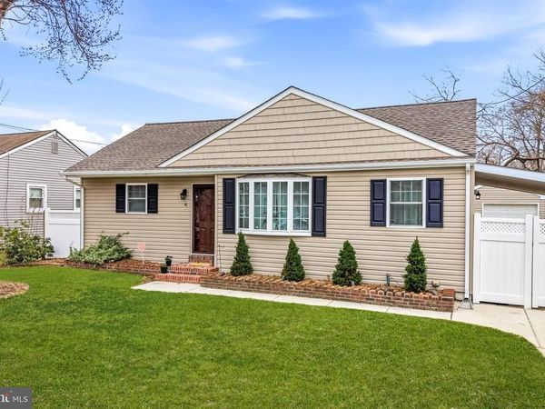 6 WOODBINE AVENUE, MAPLE SHADE, NJ 08052