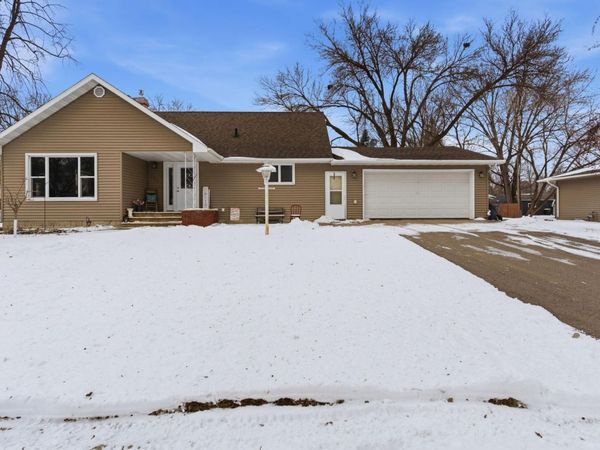 1304 9th Street SW, Willmar, MN 56201