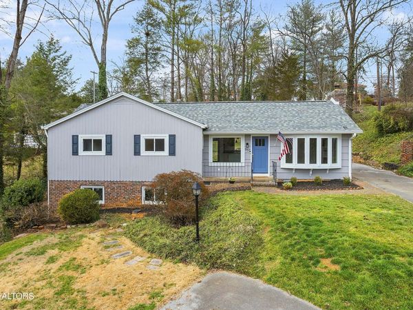 957 Bluff View Rd, Knoxville, TN 37919