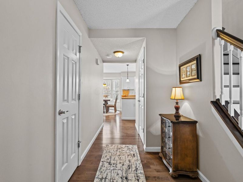 498 Beaverbrook Drive, Columbus, OH 43230 Photo 4