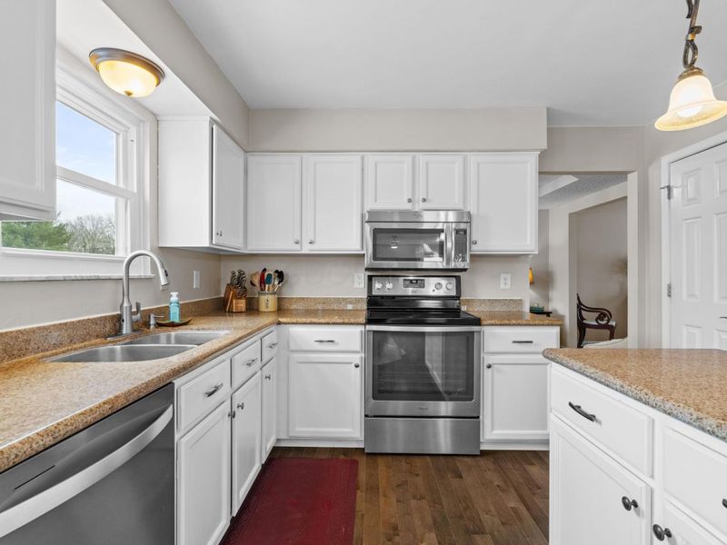 498 Beaverbrook Drive, Columbus, OH 43230 Photo 7