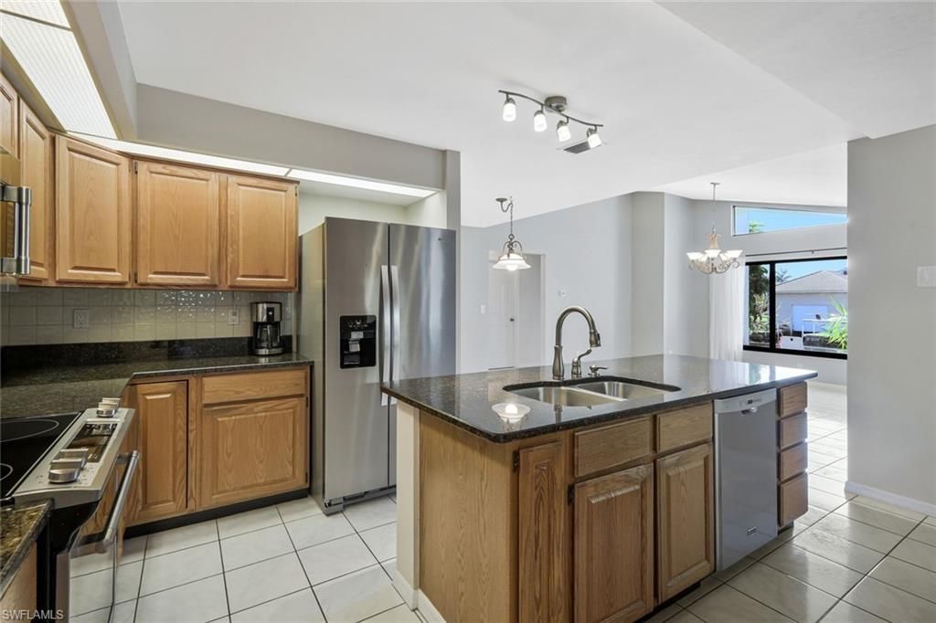 1904 SE 36th Ter, Cape Coral, FL 33904 Photo