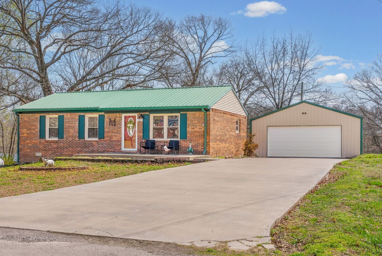 1115 Tanyard Rd S, Cadiz, KY 42211 Main Photo