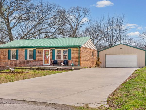 1115 Tanyard Rd S, Cadiz, KY 42211