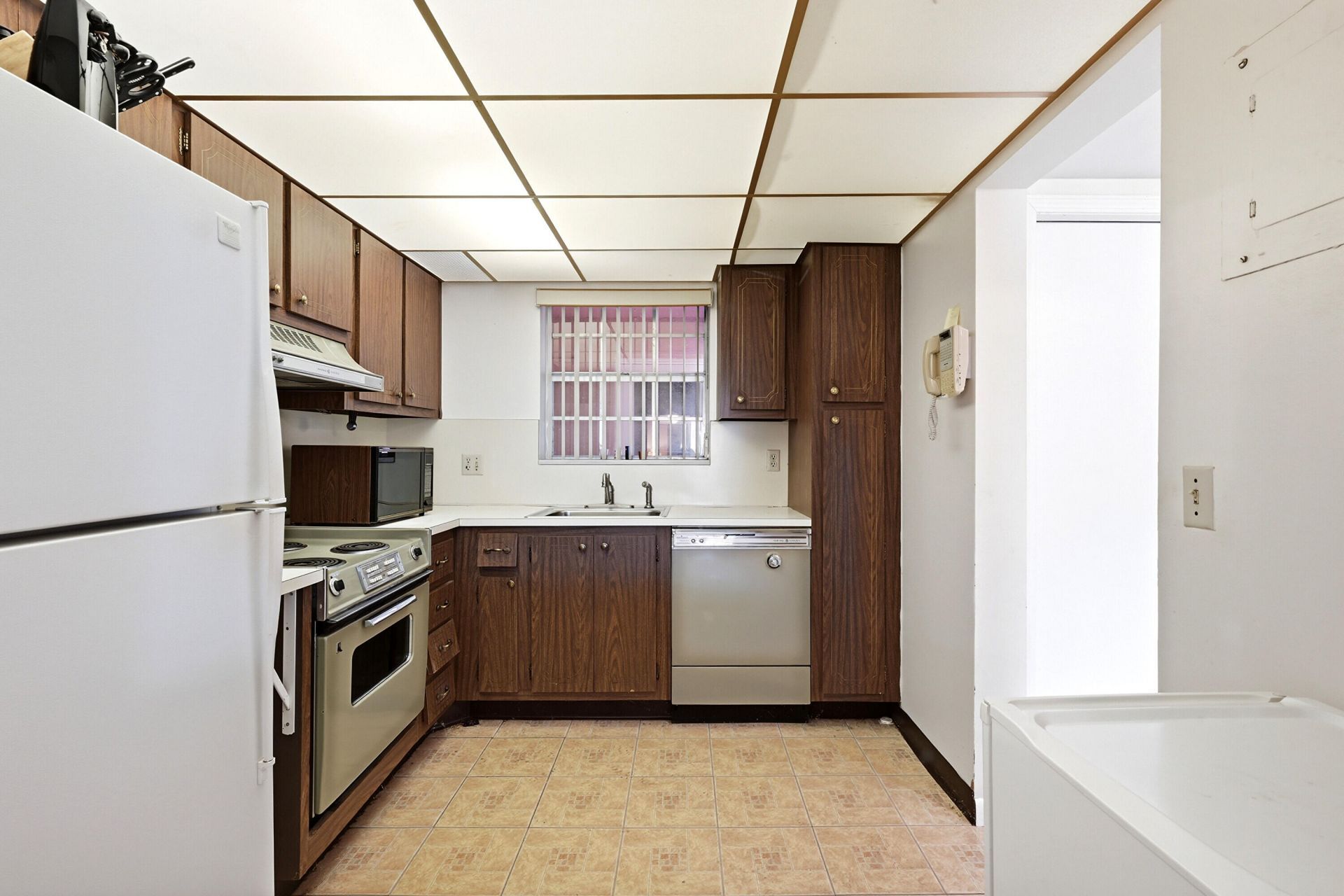 630 Tennis Club Drive, Unit Apt 204, Fort Lauderdale, FL 33311 Photo