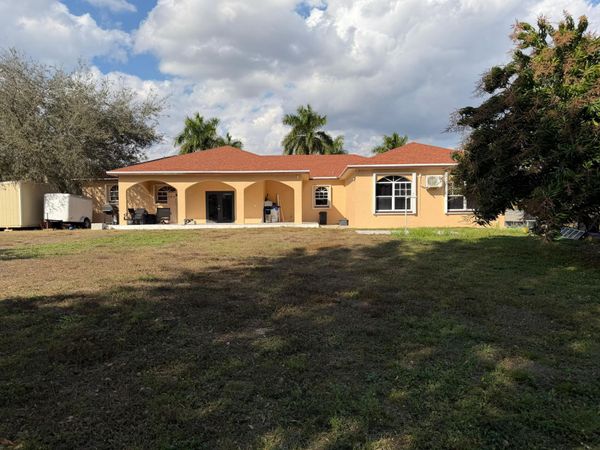 435 E A Road E, LaBelle, FL 33935