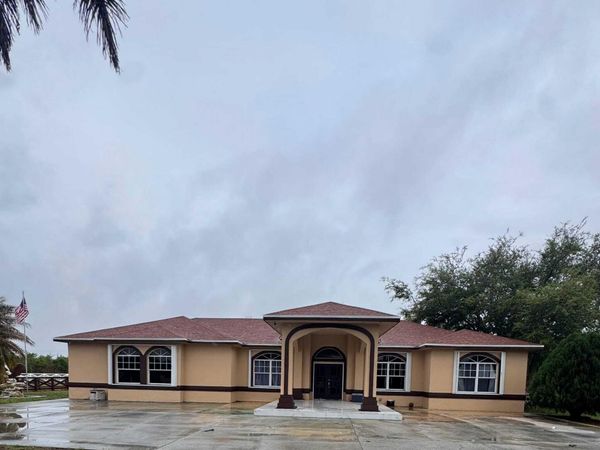 435 E A Road E, LaBelle, FL 33935