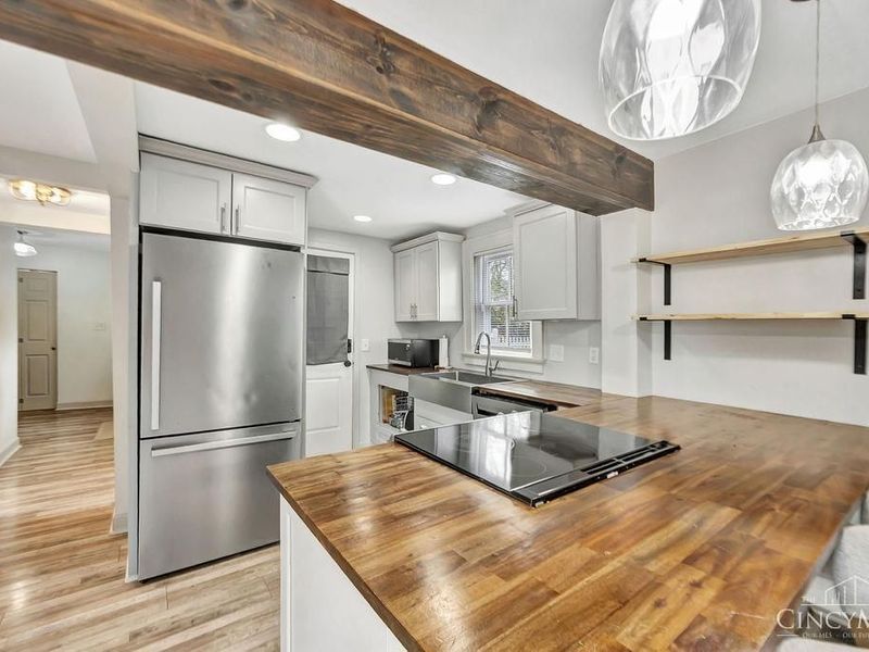 45 S Lake Avenue, Glendale, OH 45246 Photo 2