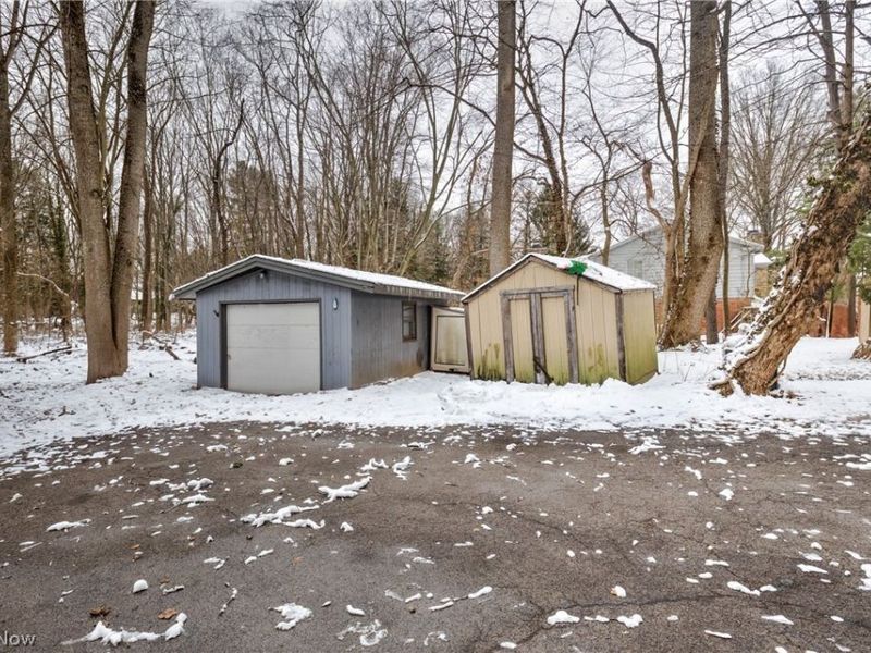 50 Redfern Drive, Youngstown, OH 44505 Photo 10