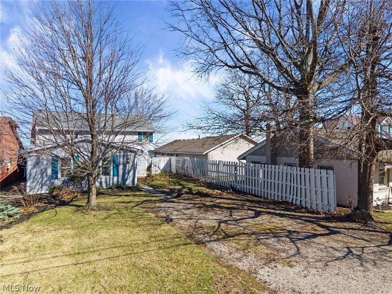 3708 Edgewater Drive, Vermilion, OH 44089 Photo 3