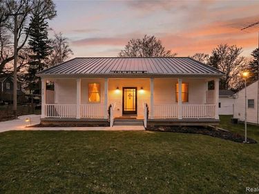 317 N Collins Street, Fowlerville Vlg, MI 48836