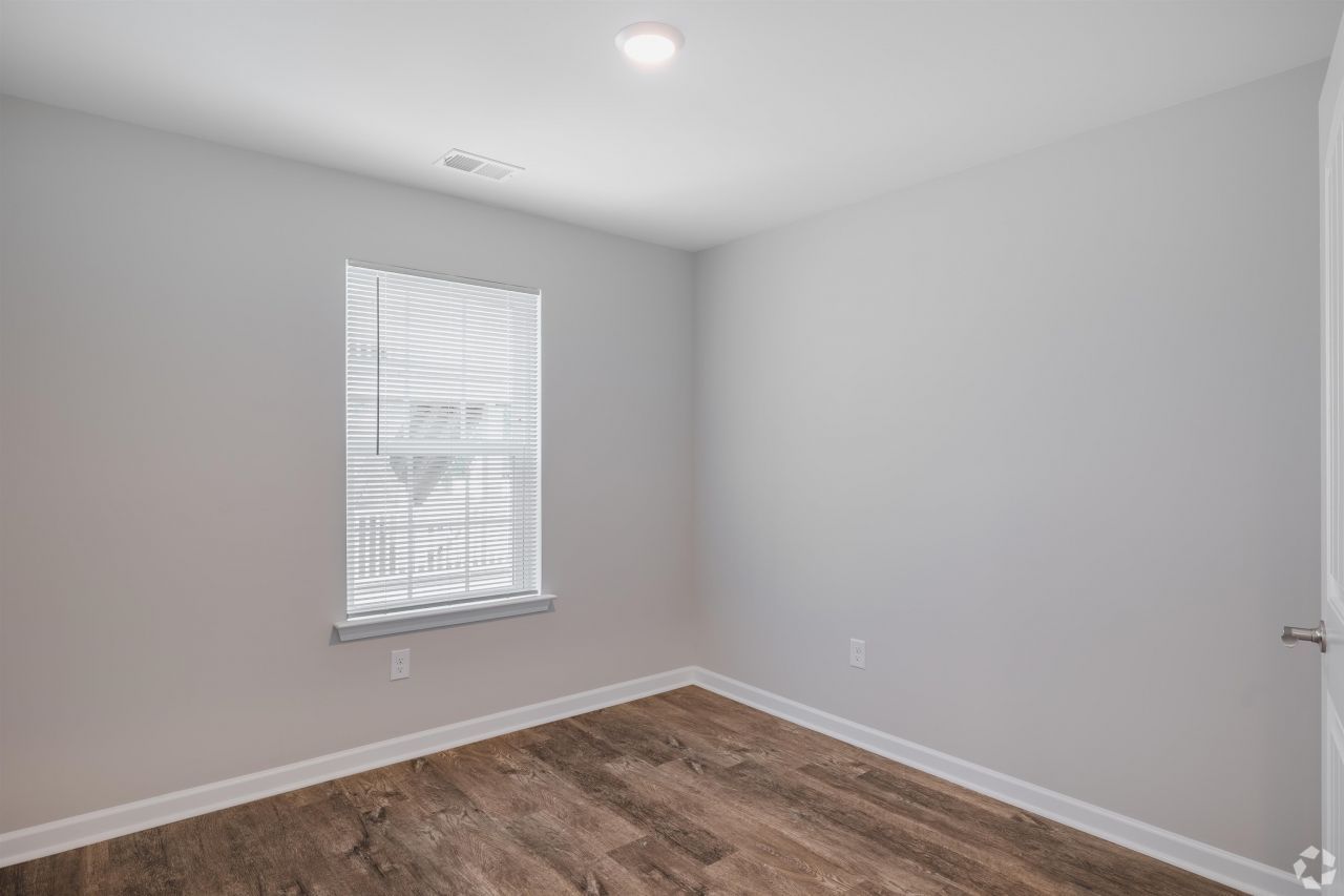 755 Charter Dr.  Photo 8