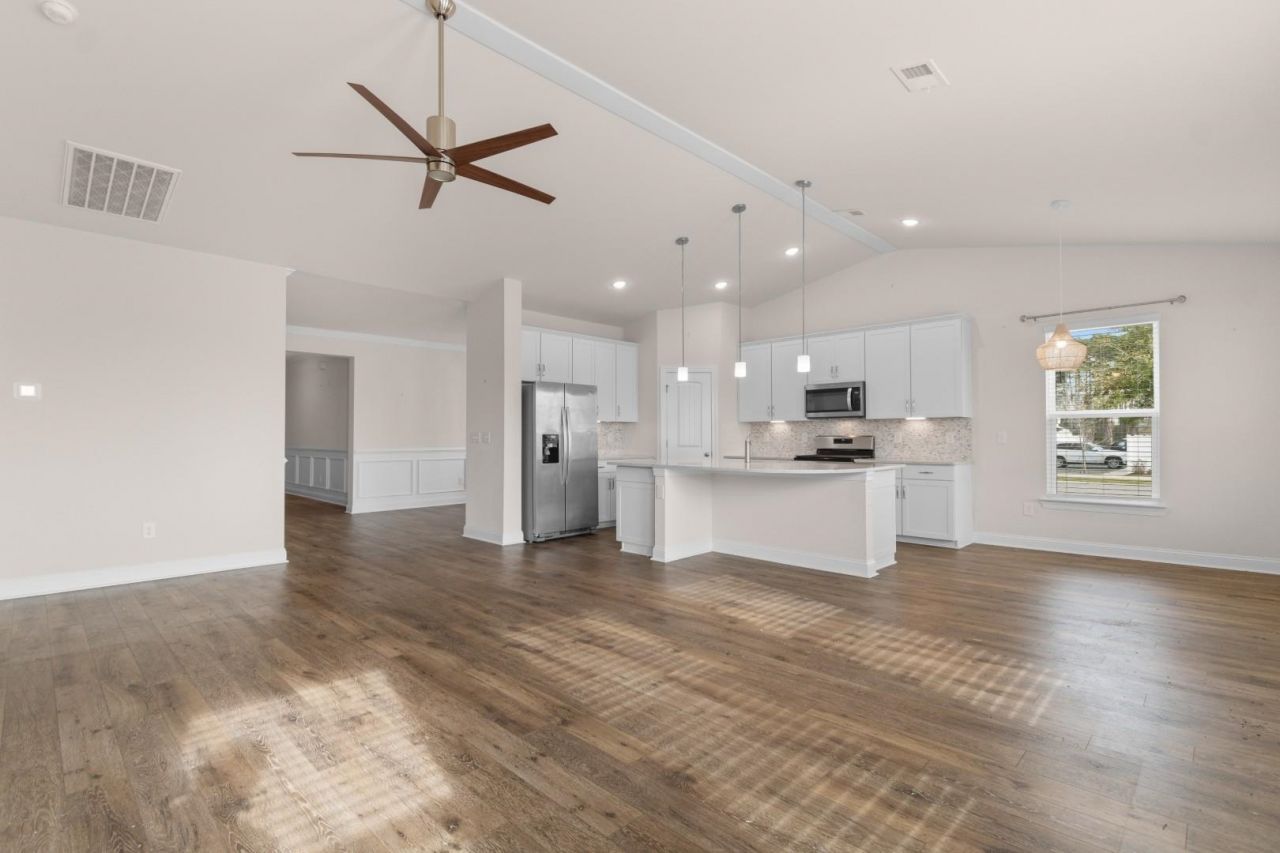 1943 Parish Way Photo 11