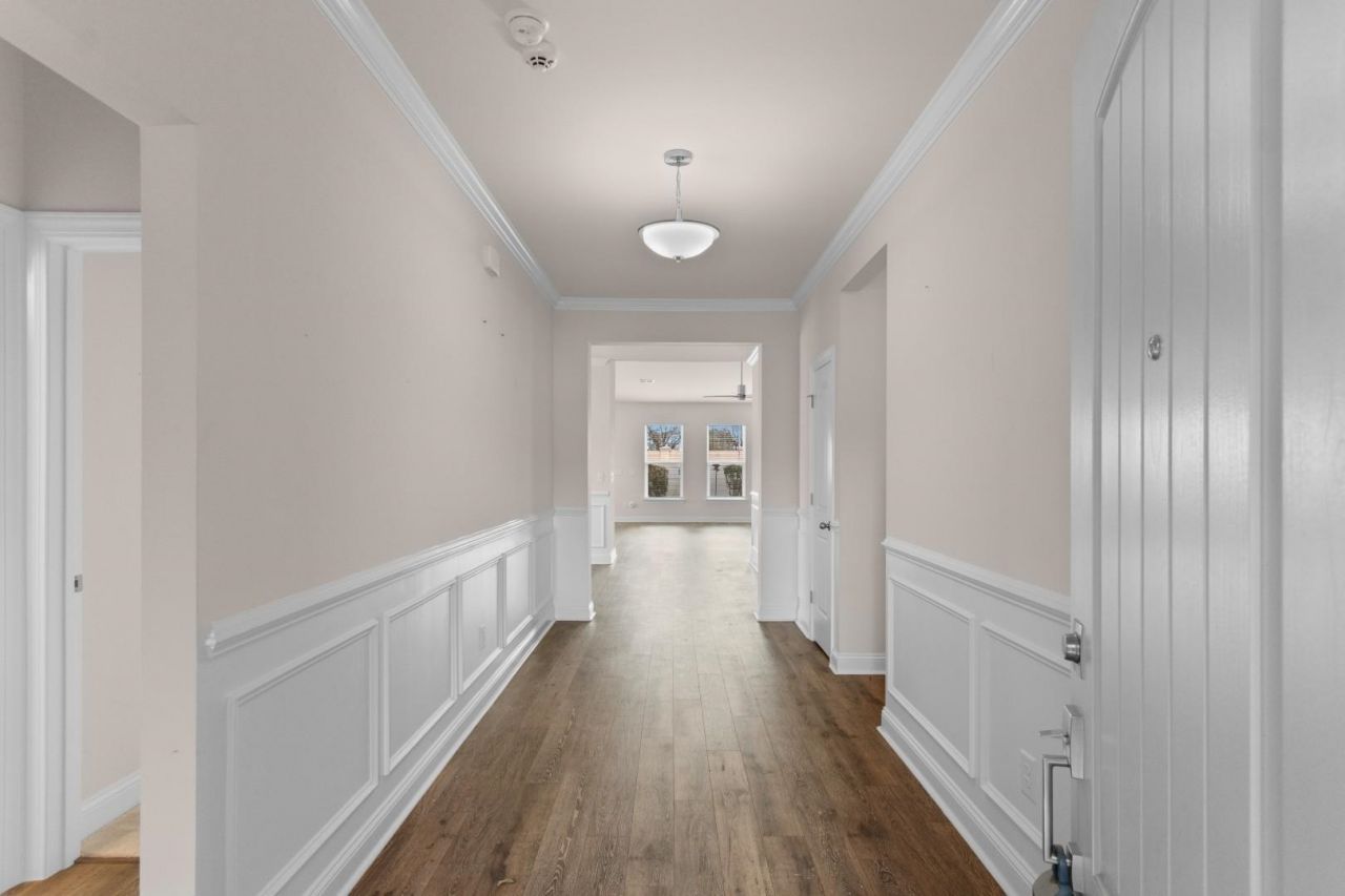 1943 Parish Way Photo 2