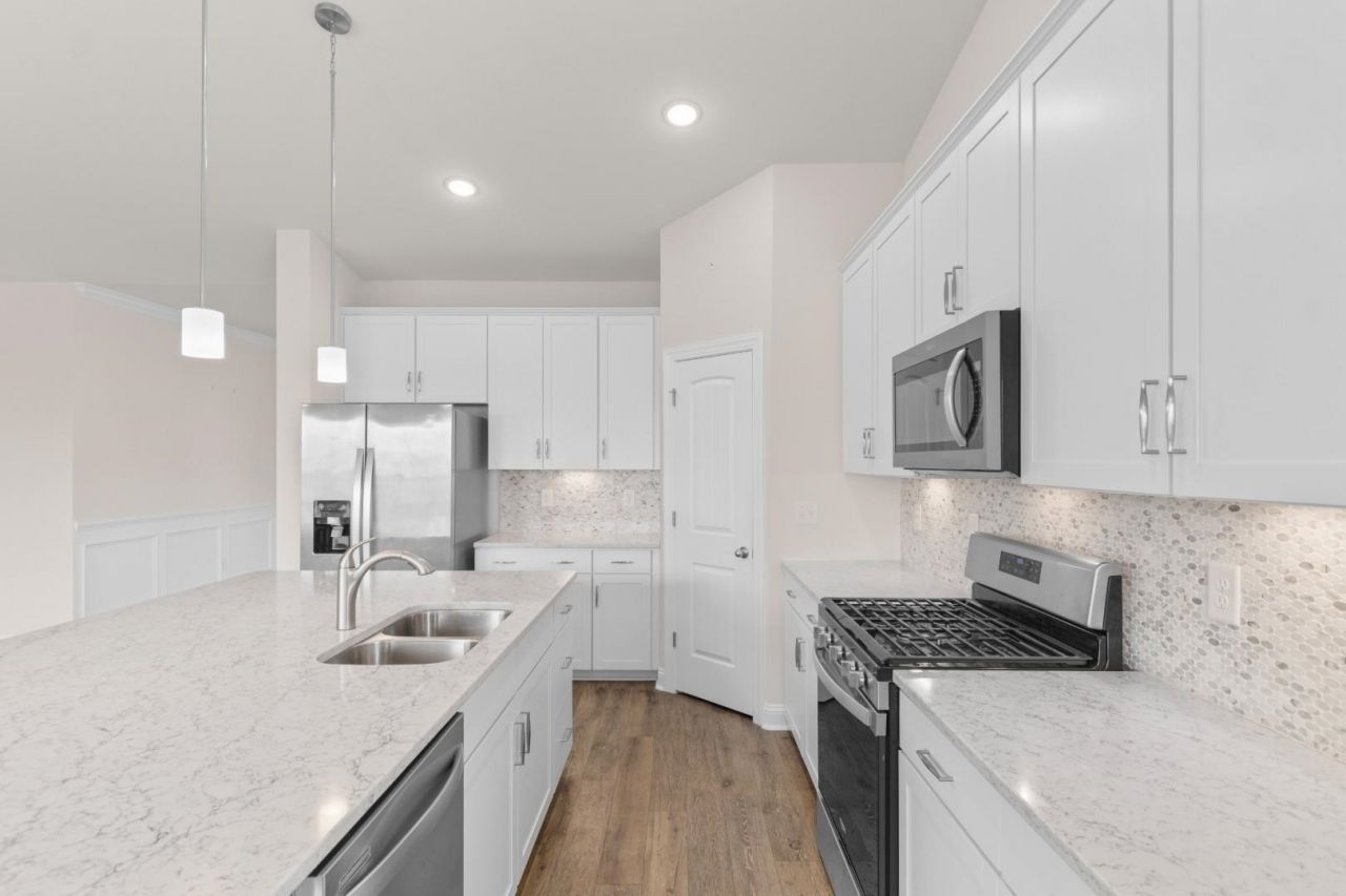 1943 Parish Way Photo 4