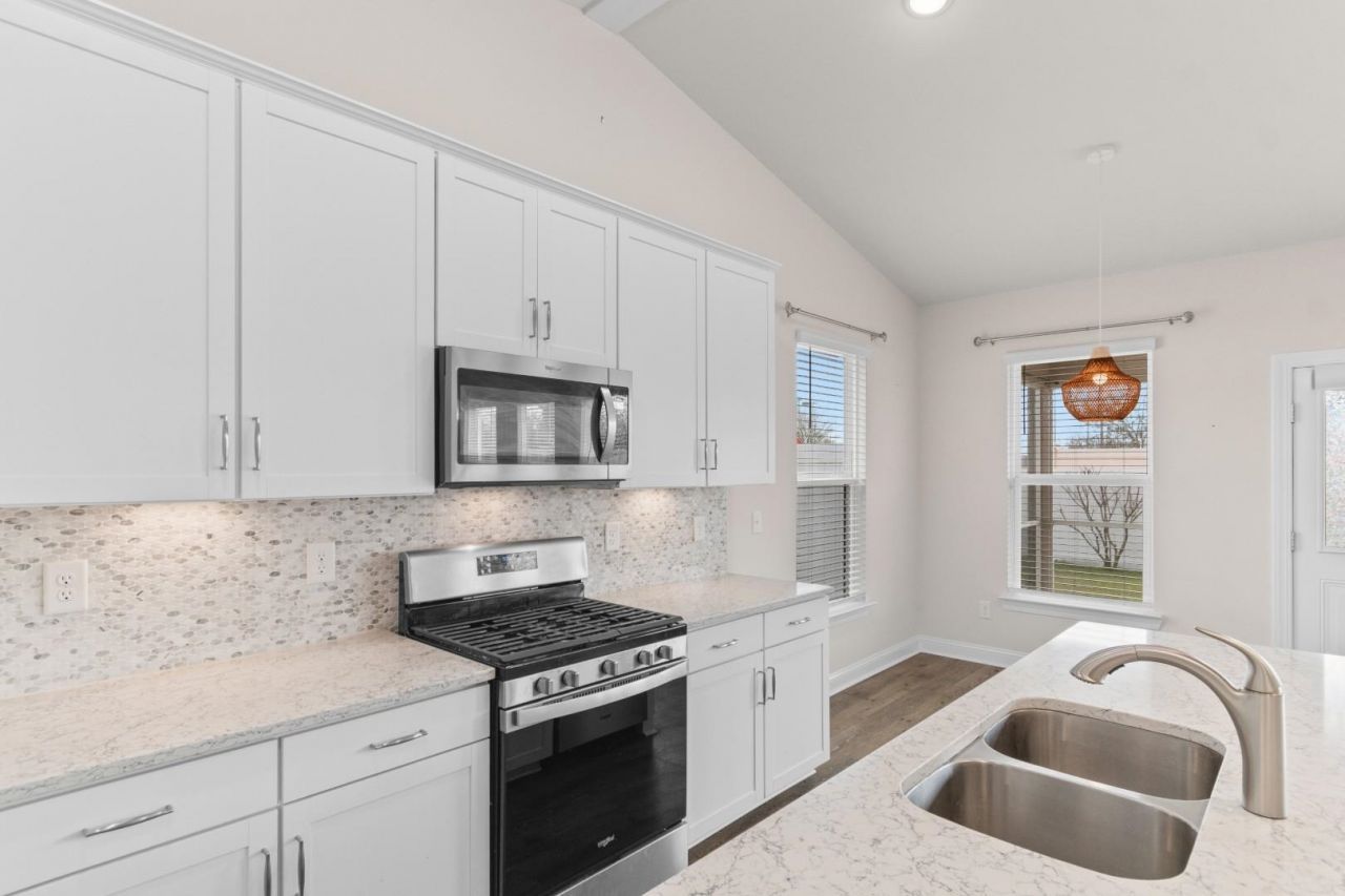 1943 Parish Way Photo 6